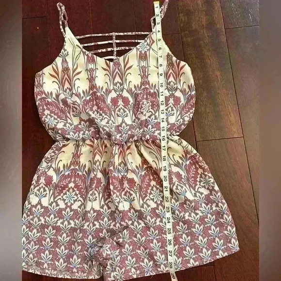 My Story Women's Cream/Blue/Red Boho Pattern Summer V-Neck Romper Size M - Picture 6 of 7
